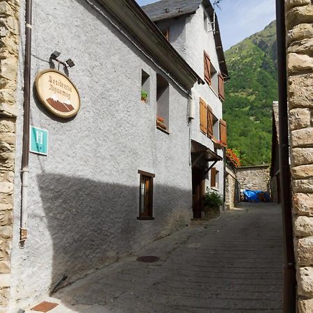 Hostal Aiguamog Salardú Eksteriør billede