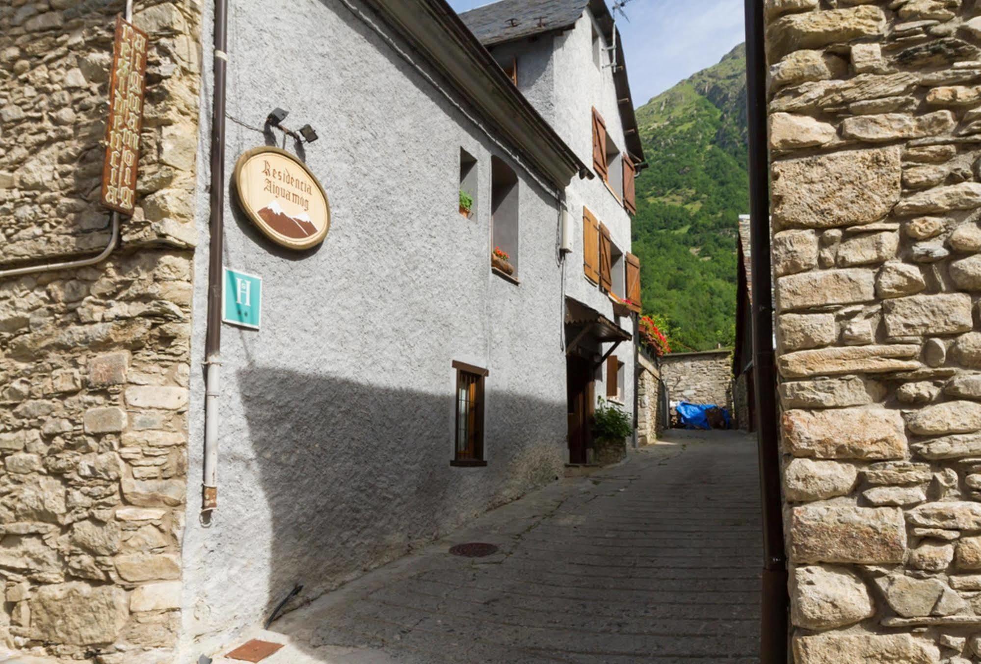 Hostal Aiguamog Salardú Eksteriør billede