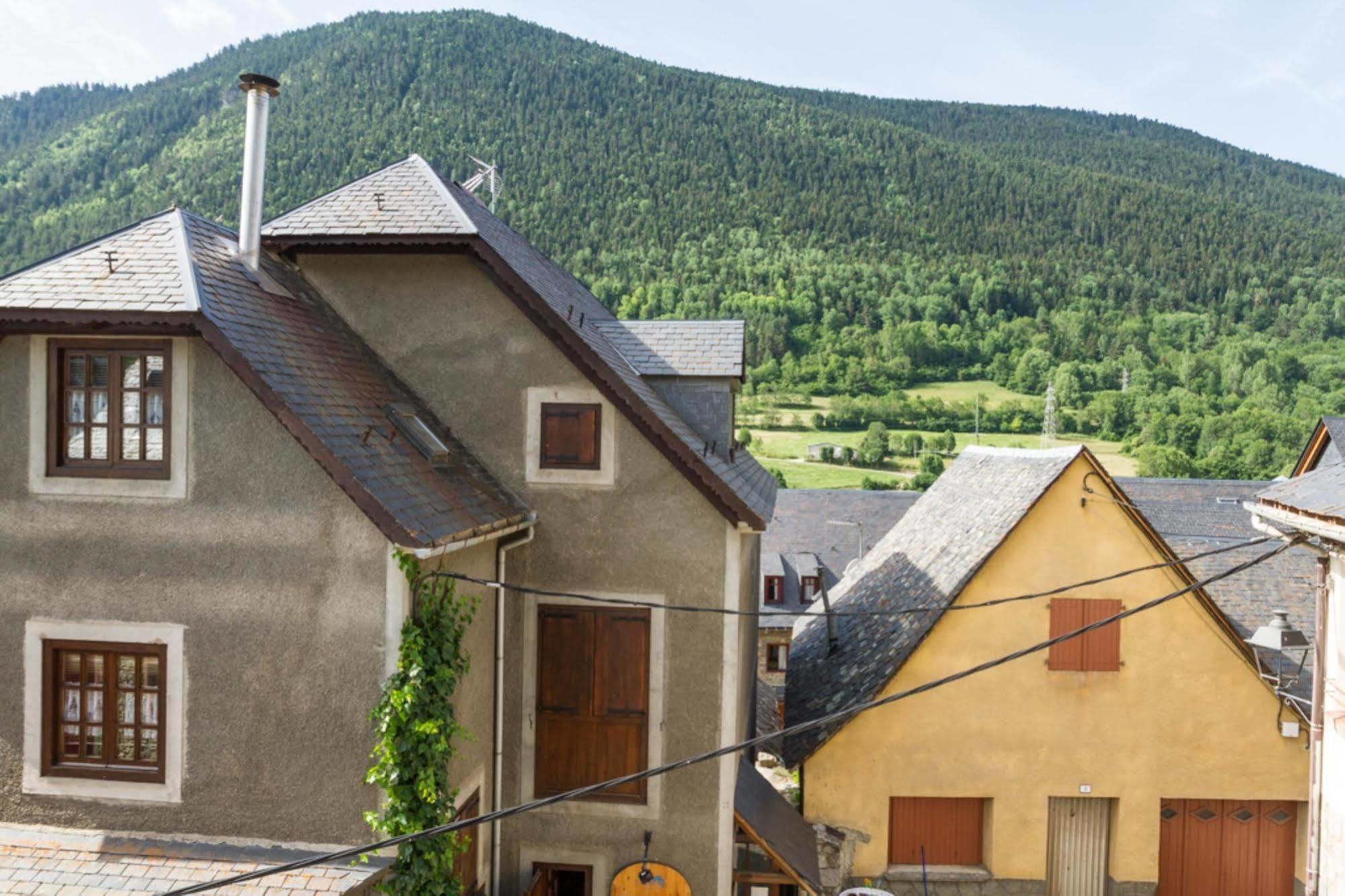 Hostal Aiguamog Salardú Eksteriør billede