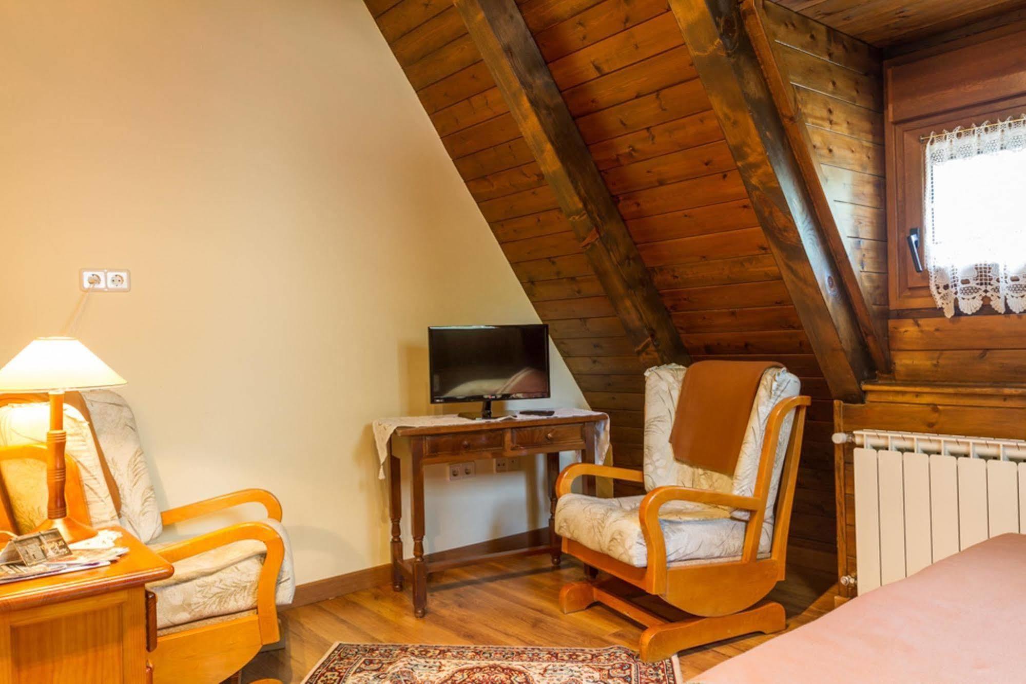 Hostal Aiguamog Salardú Eksteriør billede