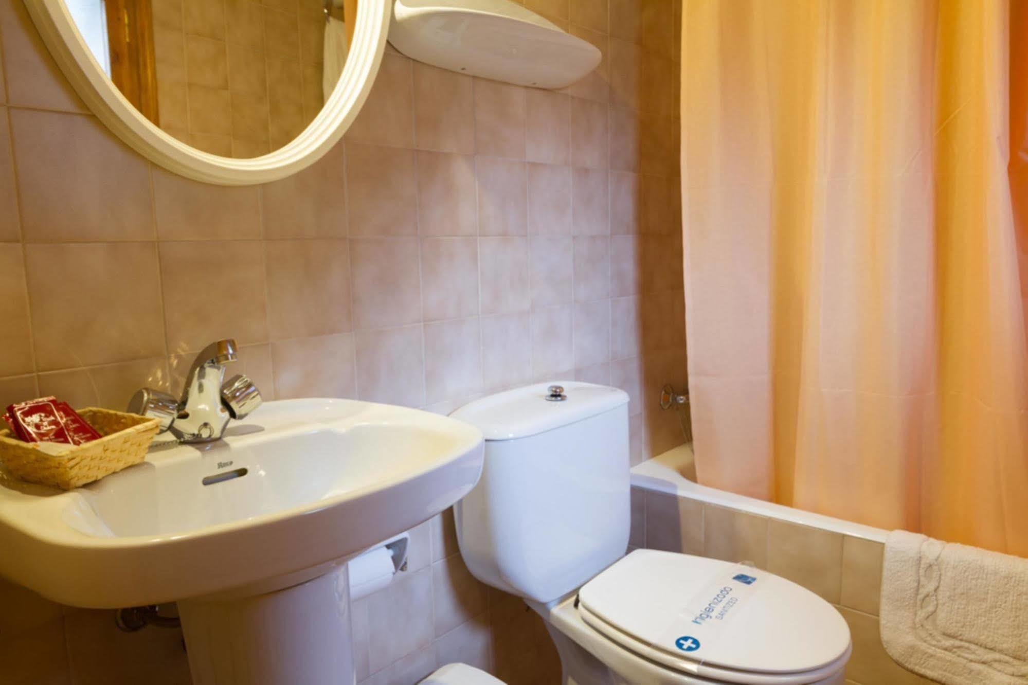Hostal Aiguamog Salardú Eksteriør billede