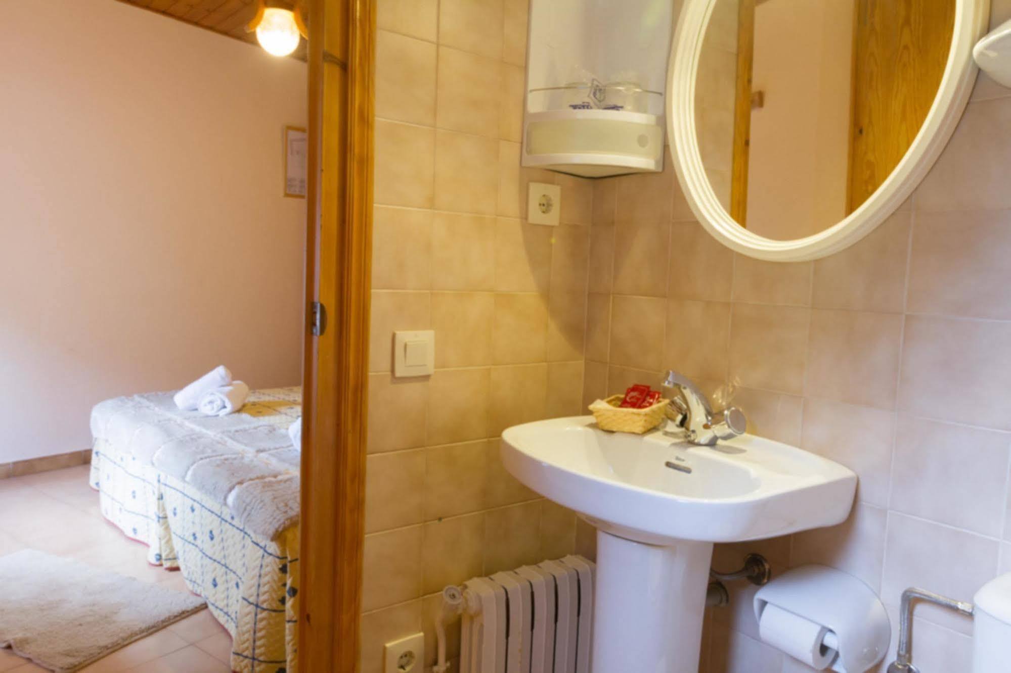 Hostal Aiguamog Salardú Eksteriør billede
