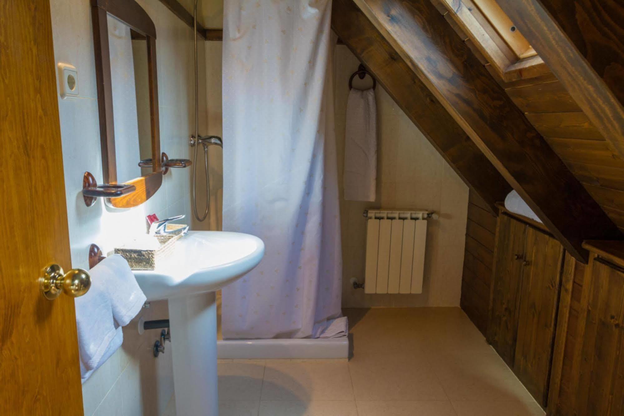 Hostal Aiguamog Salardú Eksteriør billede