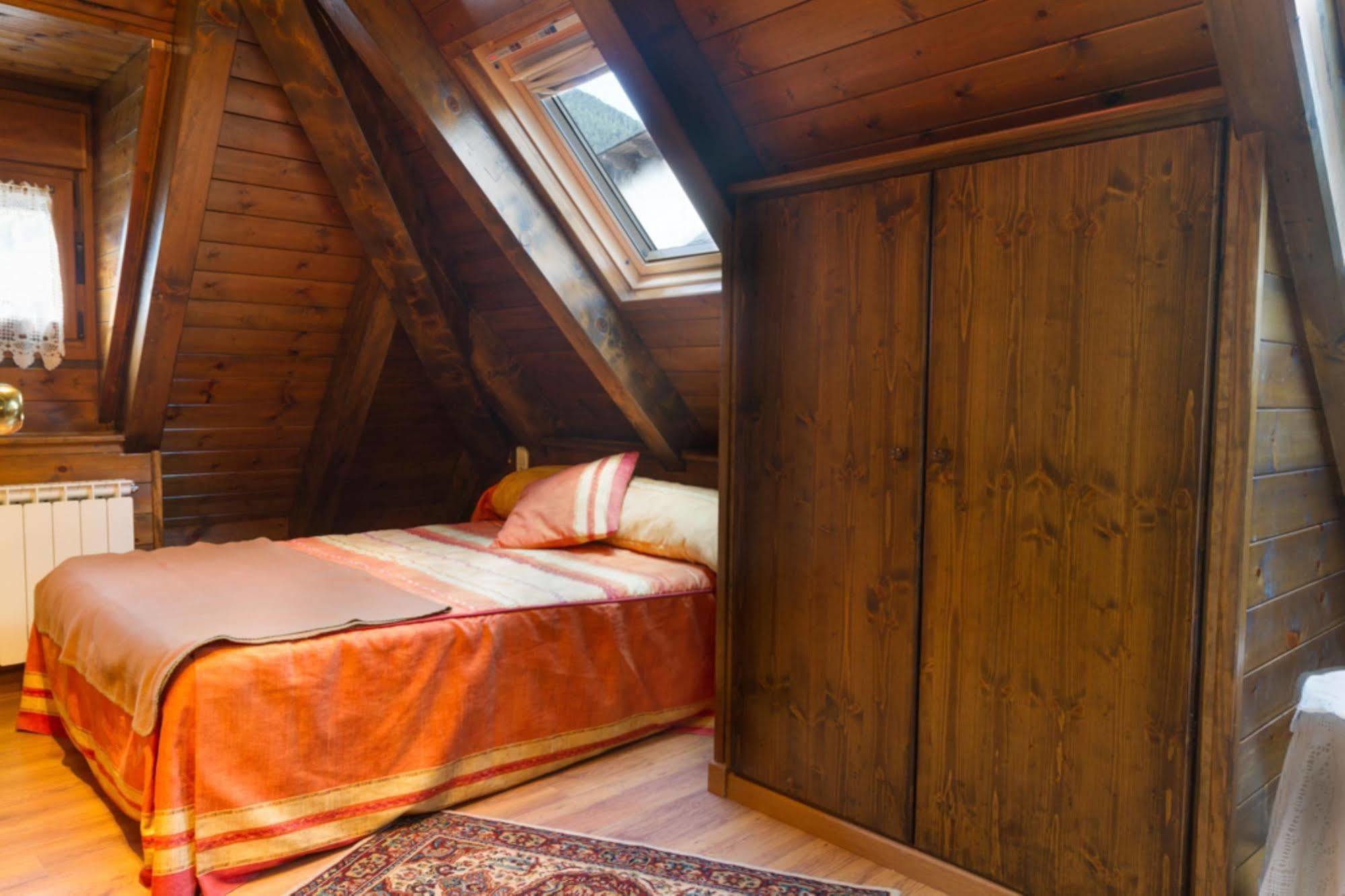 Hostal Aiguamog Salardú Eksteriør billede