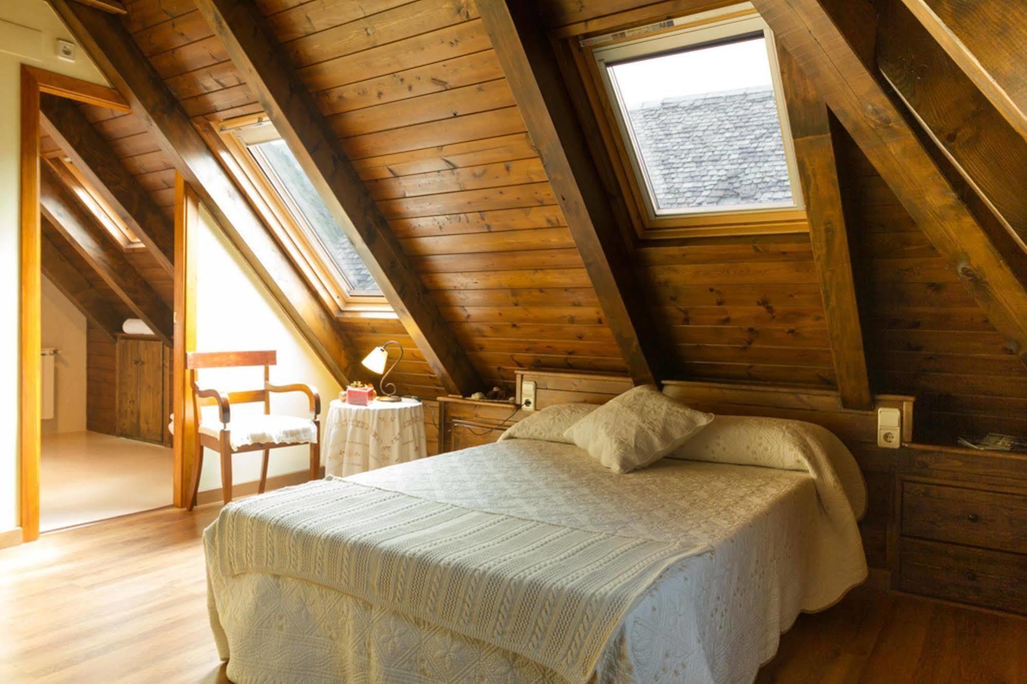 Hostal Aiguamog Salardú Eksteriør billede