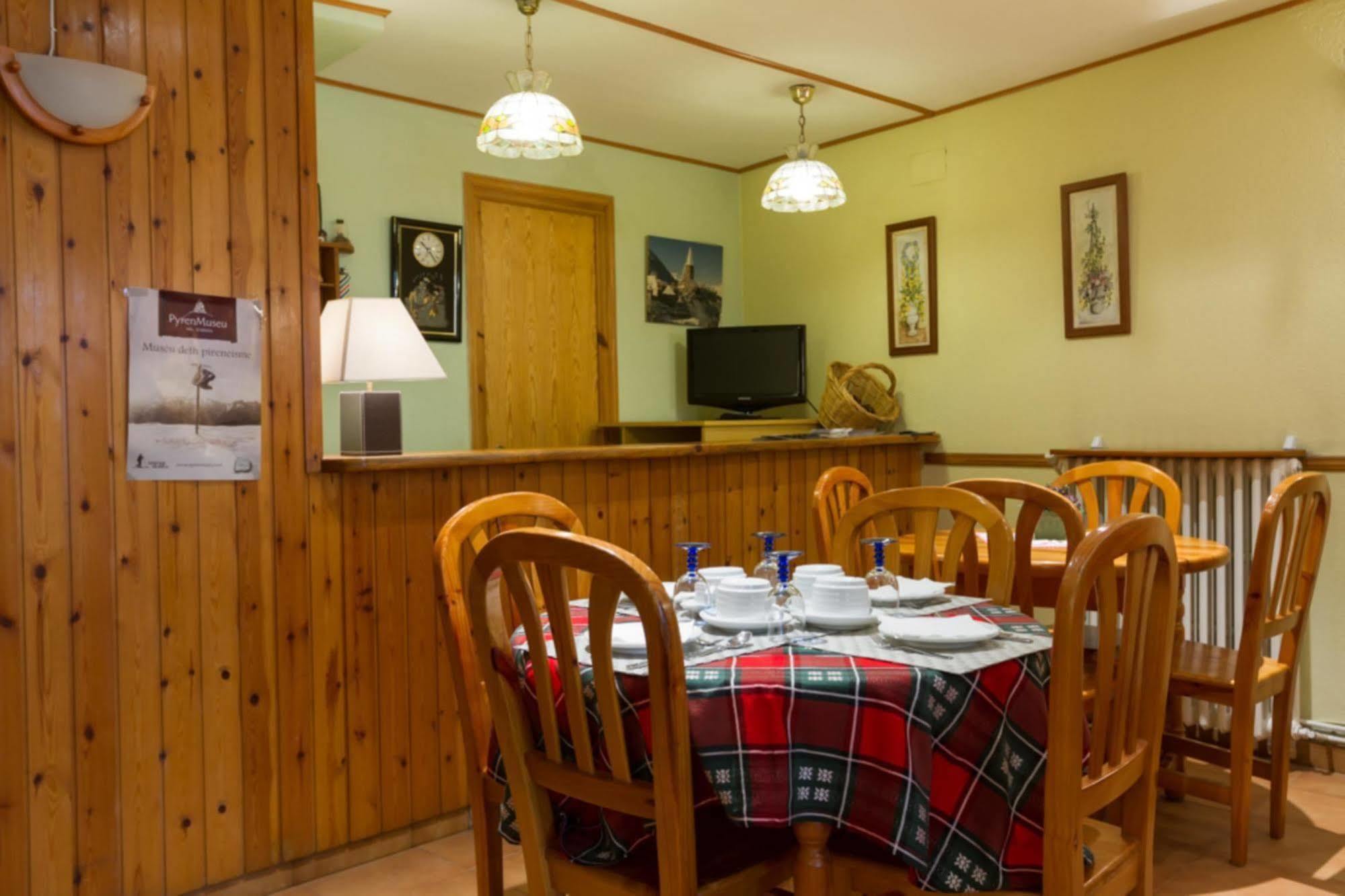 Hostal Aiguamog Salardú Eksteriør billede