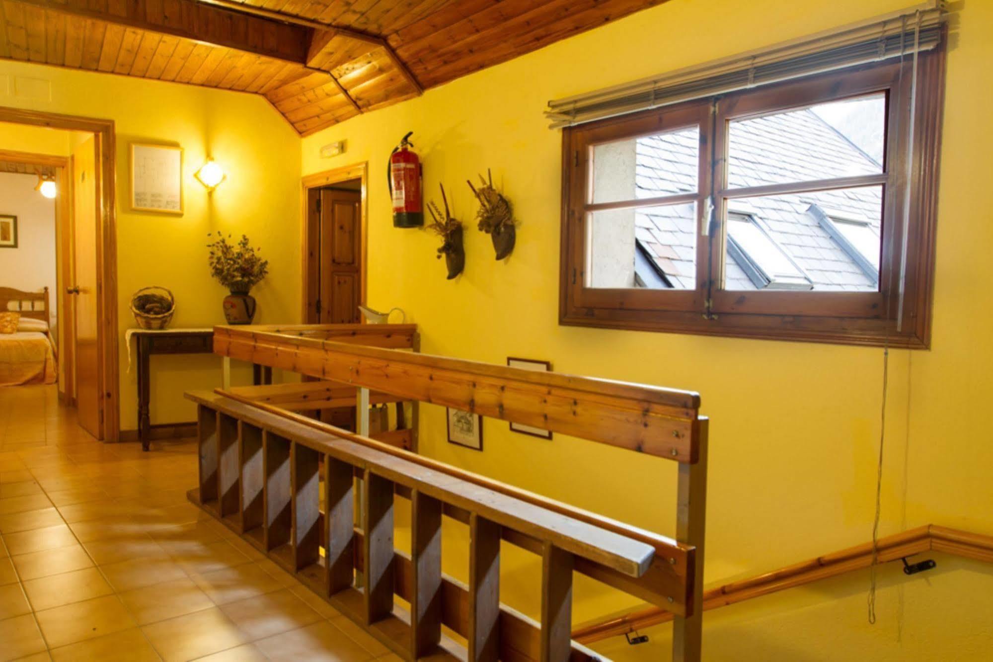 Hostal Aiguamog Salardú Eksteriør billede